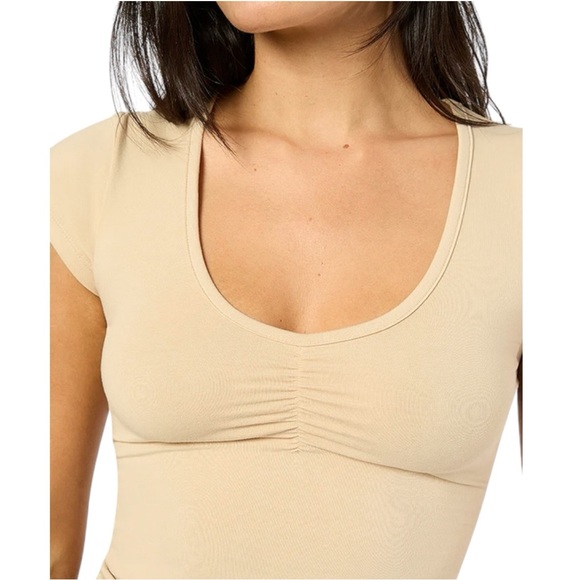 NWT WEWOREWHAT Cotton Ruched Tee - Picture 2 of 11